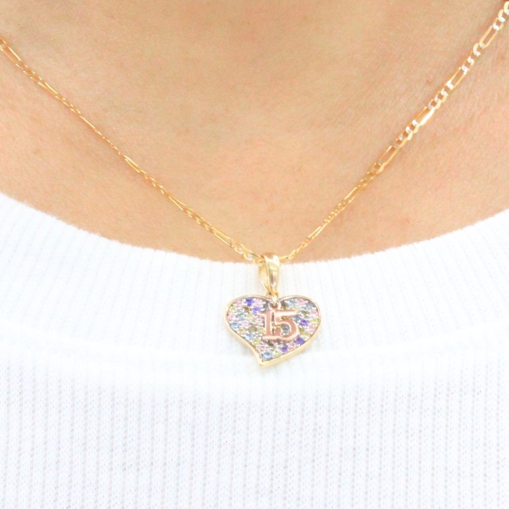 Dije de Oro 14k con Forma de Corazón Incrustado de Zirconias de Colores y Número 15 Movible mod. 9401
