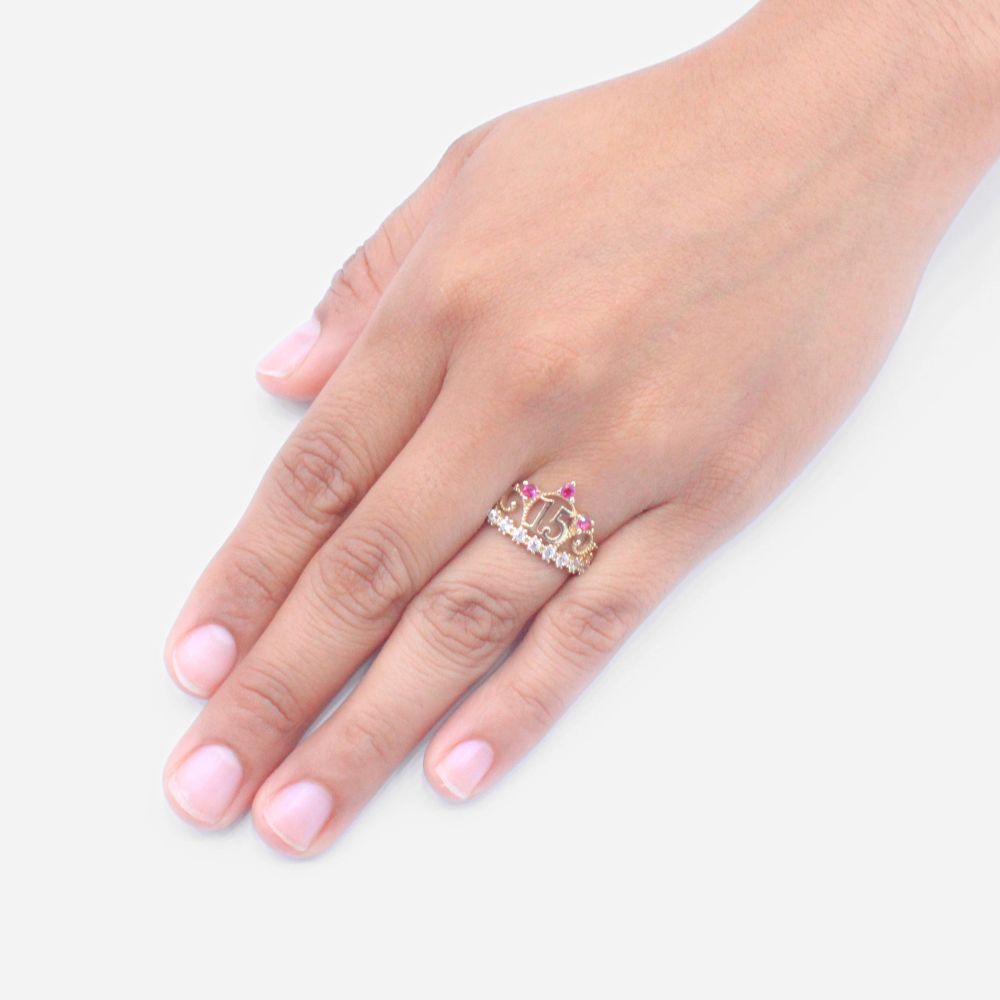 Anillo XV Años de Oro 14k Con Diseño de Corona Incrustado de Zirconias Finas mod. 9551