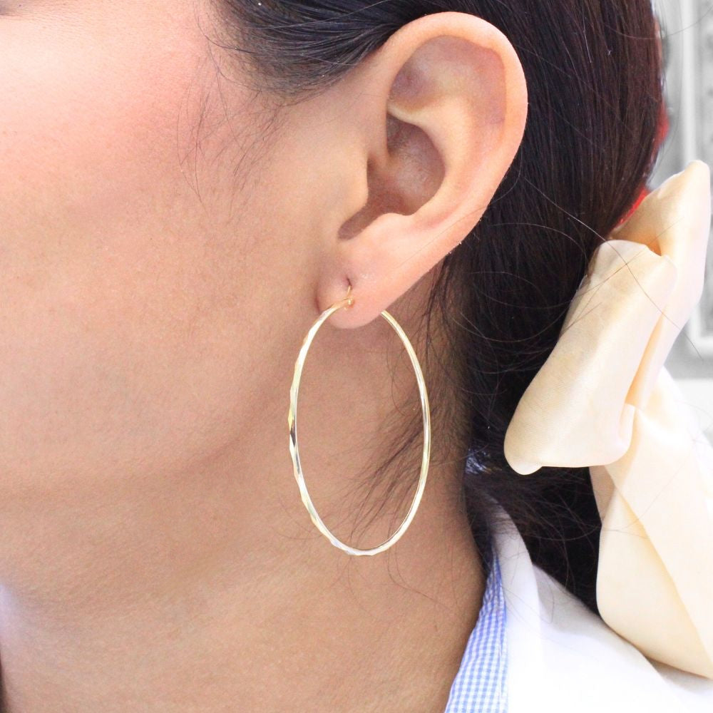 Arracada de Oro 14k Diseño Facetado y Hueco Estilo Brillante mod. 9139