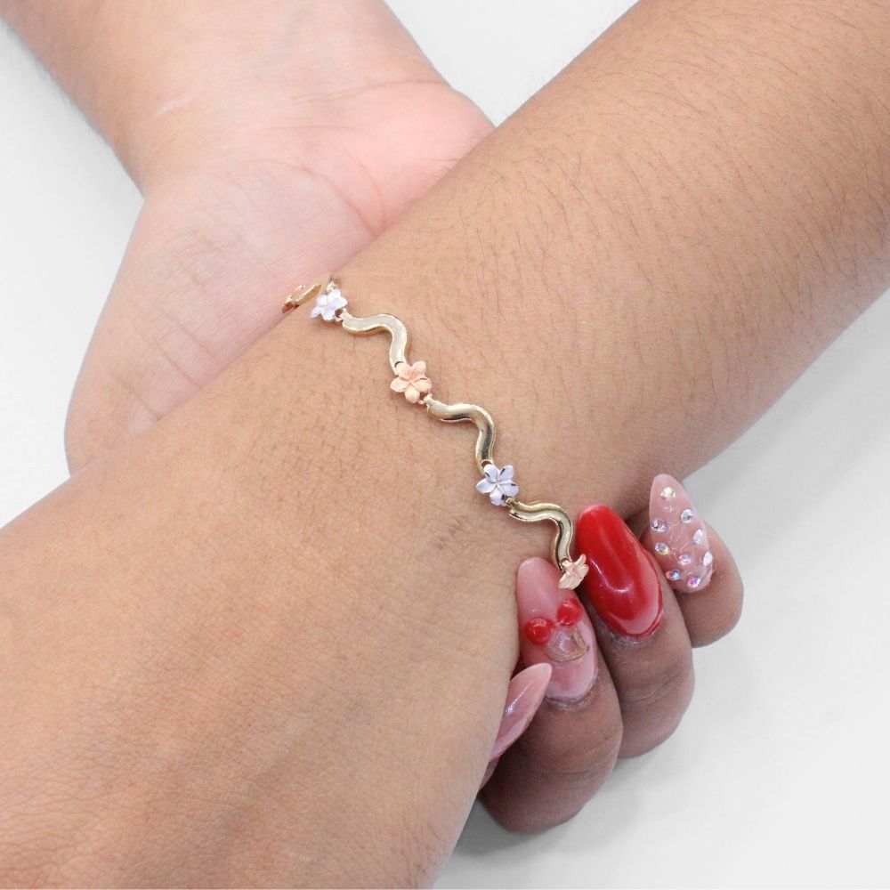 Pulsera de Oro 14k Hueca de Diseño Curvo con Flores del Pensamiento mod. 9690