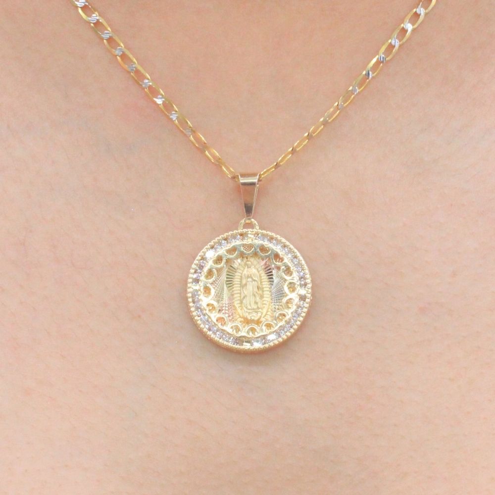 Medalla de Oro 14k de la Virgen de Guadalupe en Florentino con Orla de Corazones y Zirconias mod. 9898