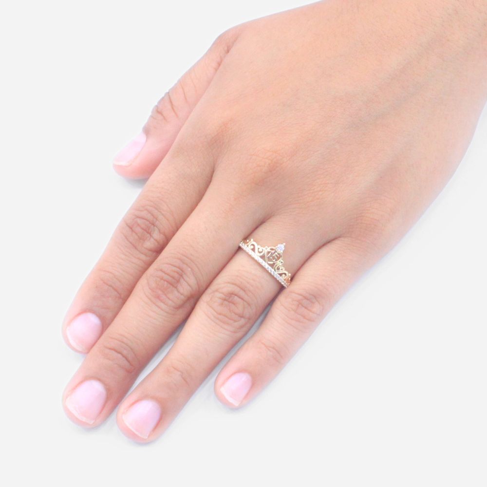 Anillo XV Años de Oro 14k con Diseño de Croazón Incrutado de Zirconias mod. 9552