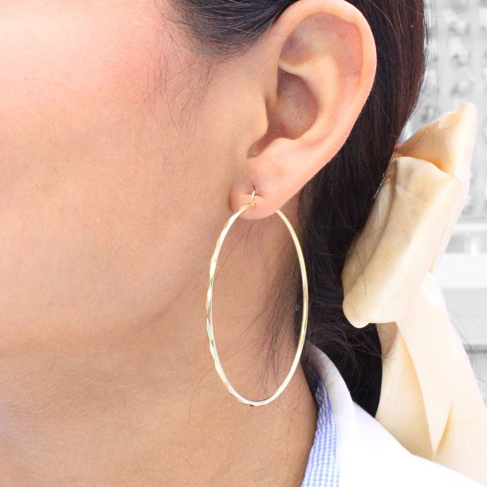 Arracada de Oro 14k Brillante en Diseño Facetado Hueco mod. 9141