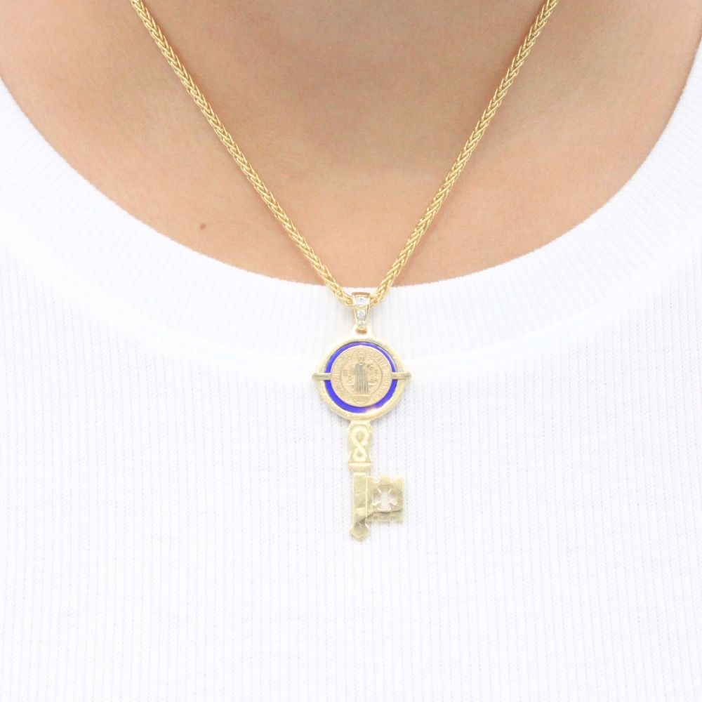 Medalla de Oro 14k de San Benito con Diseño de Llave e Incrustada con Lapislazuli mod. 9151