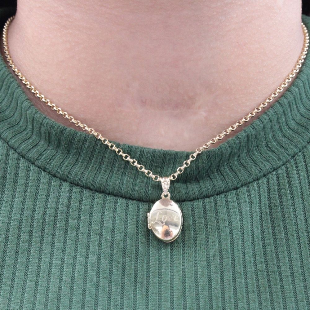 Dije Relicario en Oro 14k Diseño de Oval con Grabado Love mod. 8749