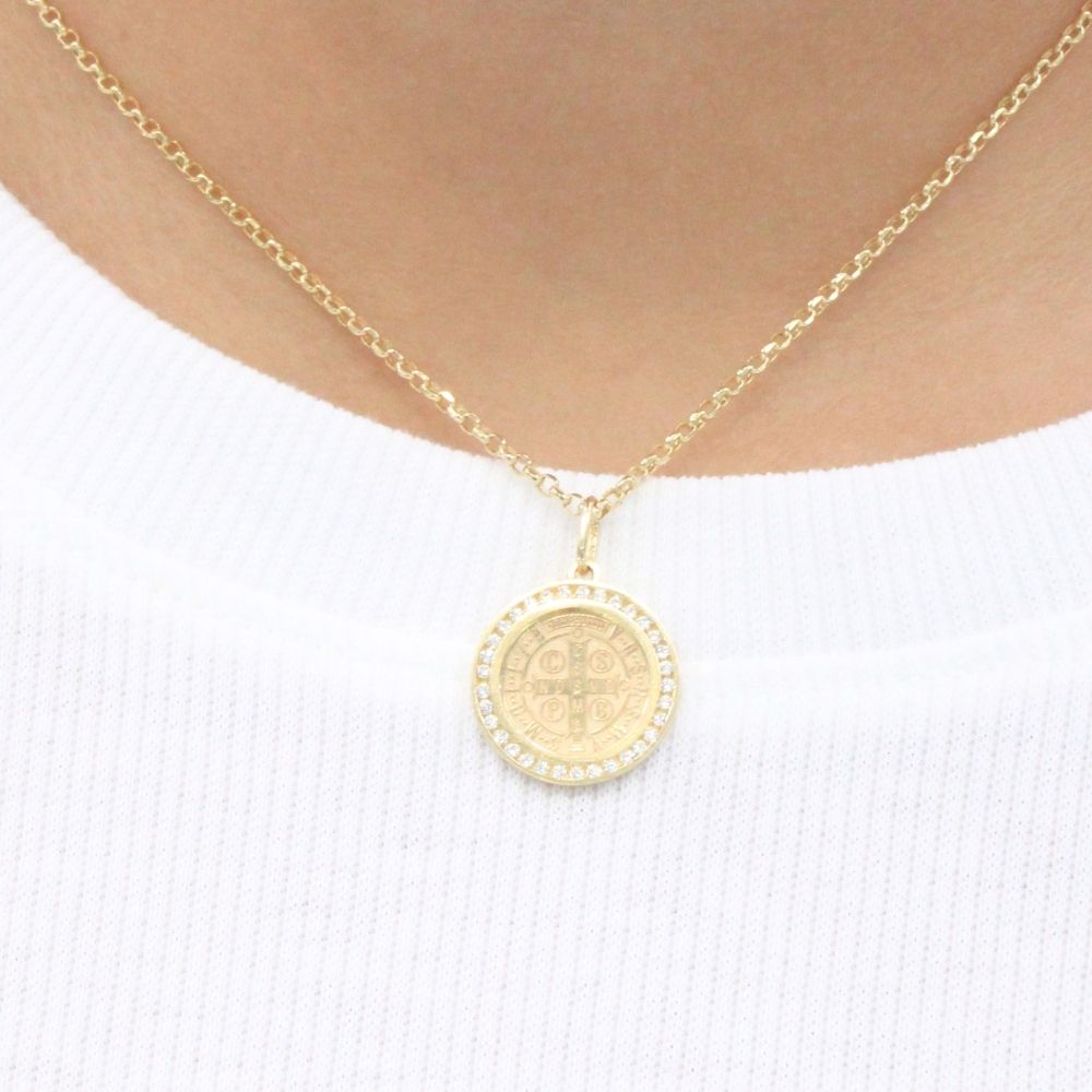 Medalla de Oro 14k Sello de San Benito con Bisel de Zirconias mod. 9154