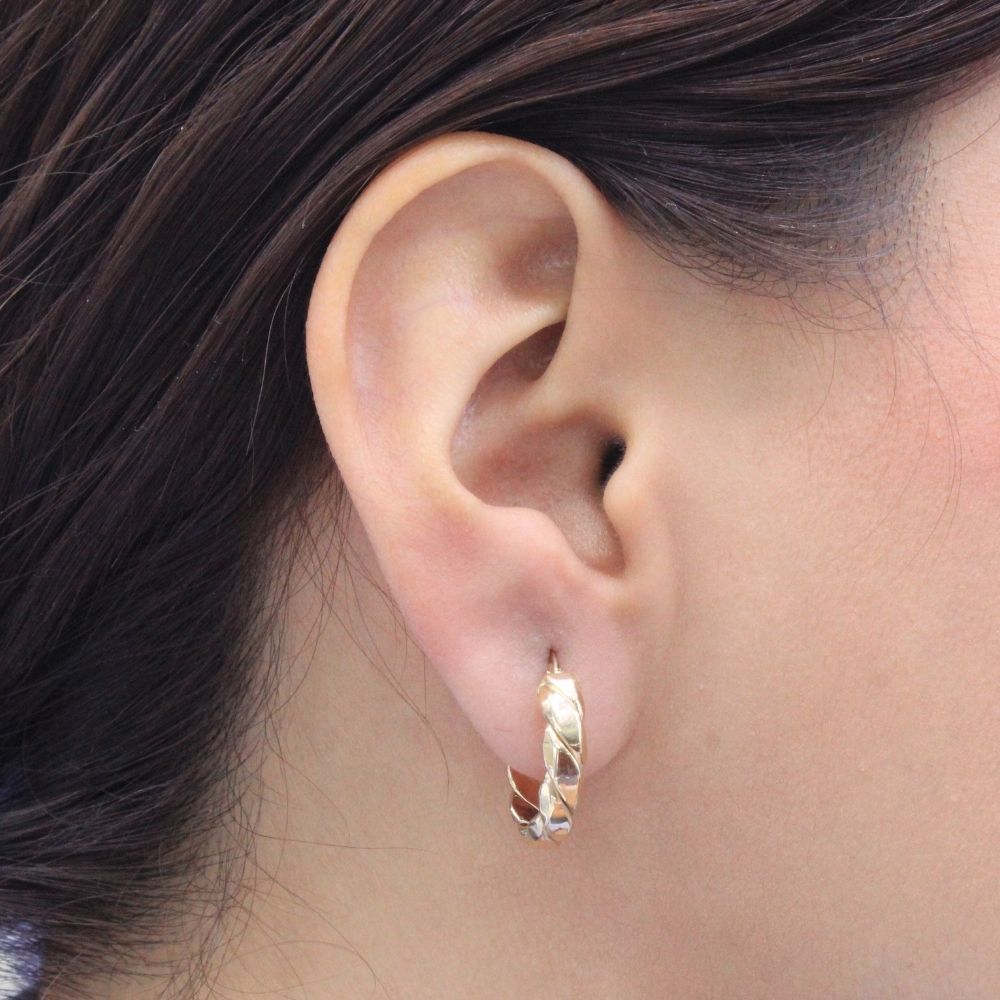 Arracada de Oro 14k Diseño Hueco Torzal Especial de Estilo Liso mod. 9625