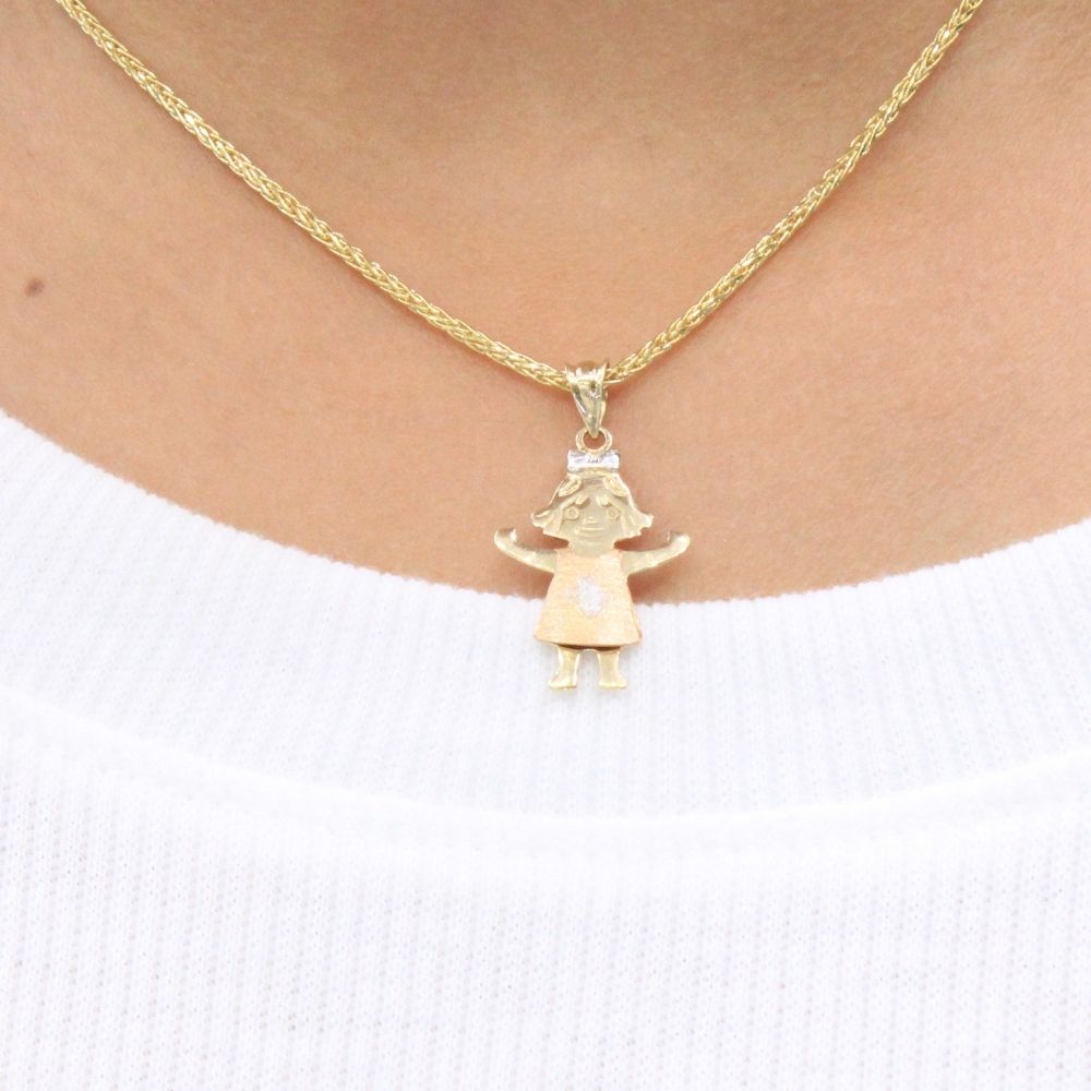 Dije de Oro 14k Niña Pequeña con Vestido y Flor mod. 9232