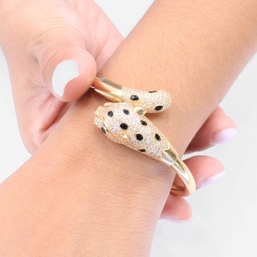 Aro de Oro 14k Hueco Especial con Pantera Incrustada de Zirconias Finas mod. 8995