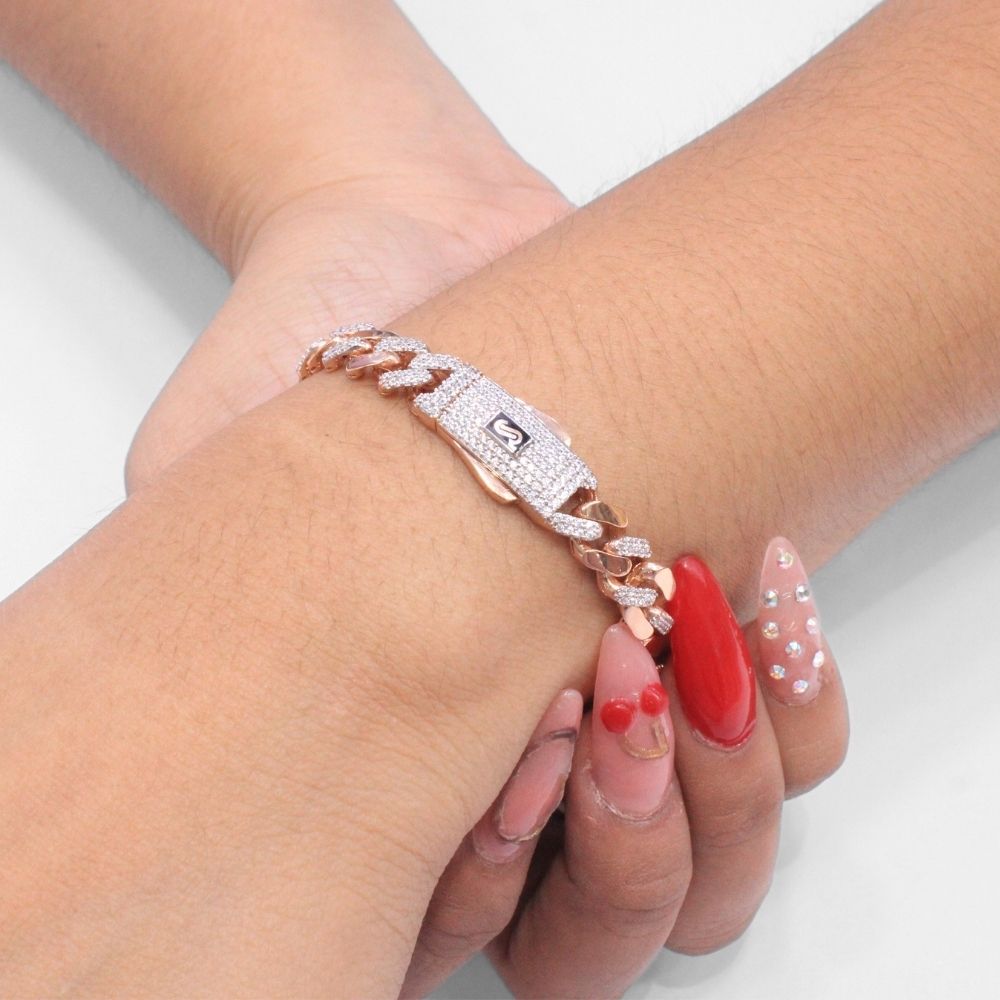 Pulsera Mónaco Chain 14k Modelo Edge de Broche Pavé con Incrustación Alt. de Swarovski mod. 9656