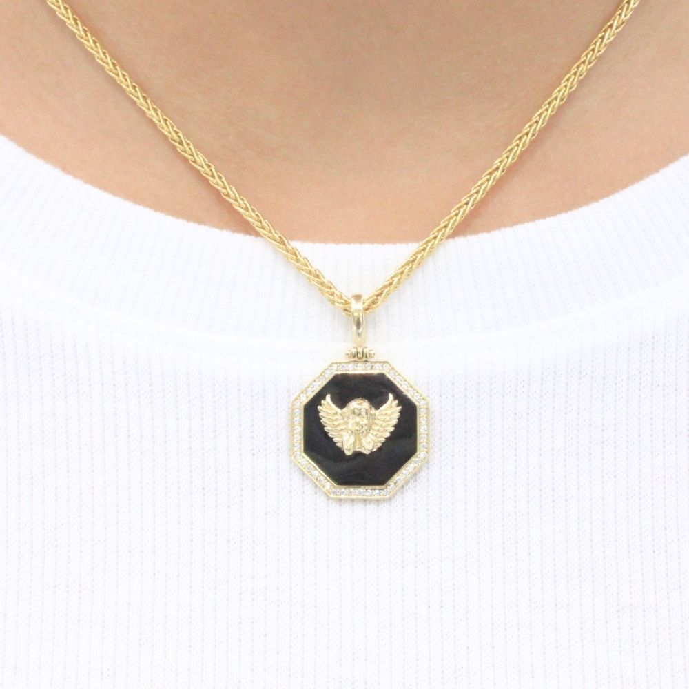 Medalla de Oro 14k de Diseño Especial Octagonal con Ángel Brillante en Piedra Ónix y Bisel de Zirconias mod. 9161