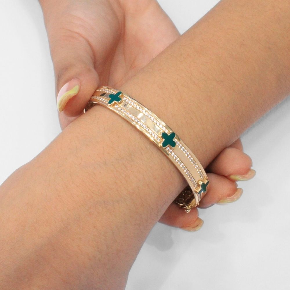 Aro de Oro 14k Diseño Especial Barra con Tréboles Verdes Detallado con Zirconias Finas mod. 9752