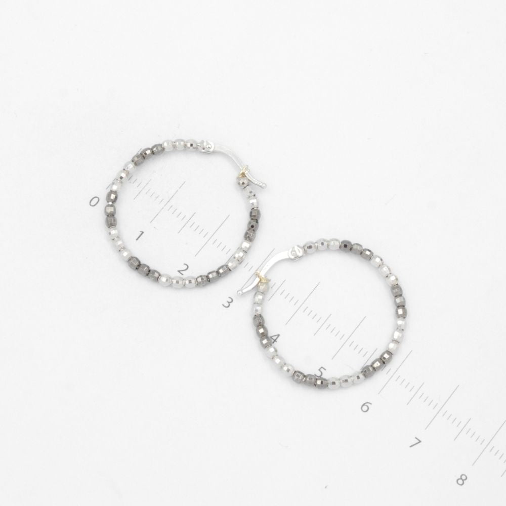 Arracada de Oro 14k Esferas Huecas de Diamantadas de Oro Blanco y Negro mod. 8298