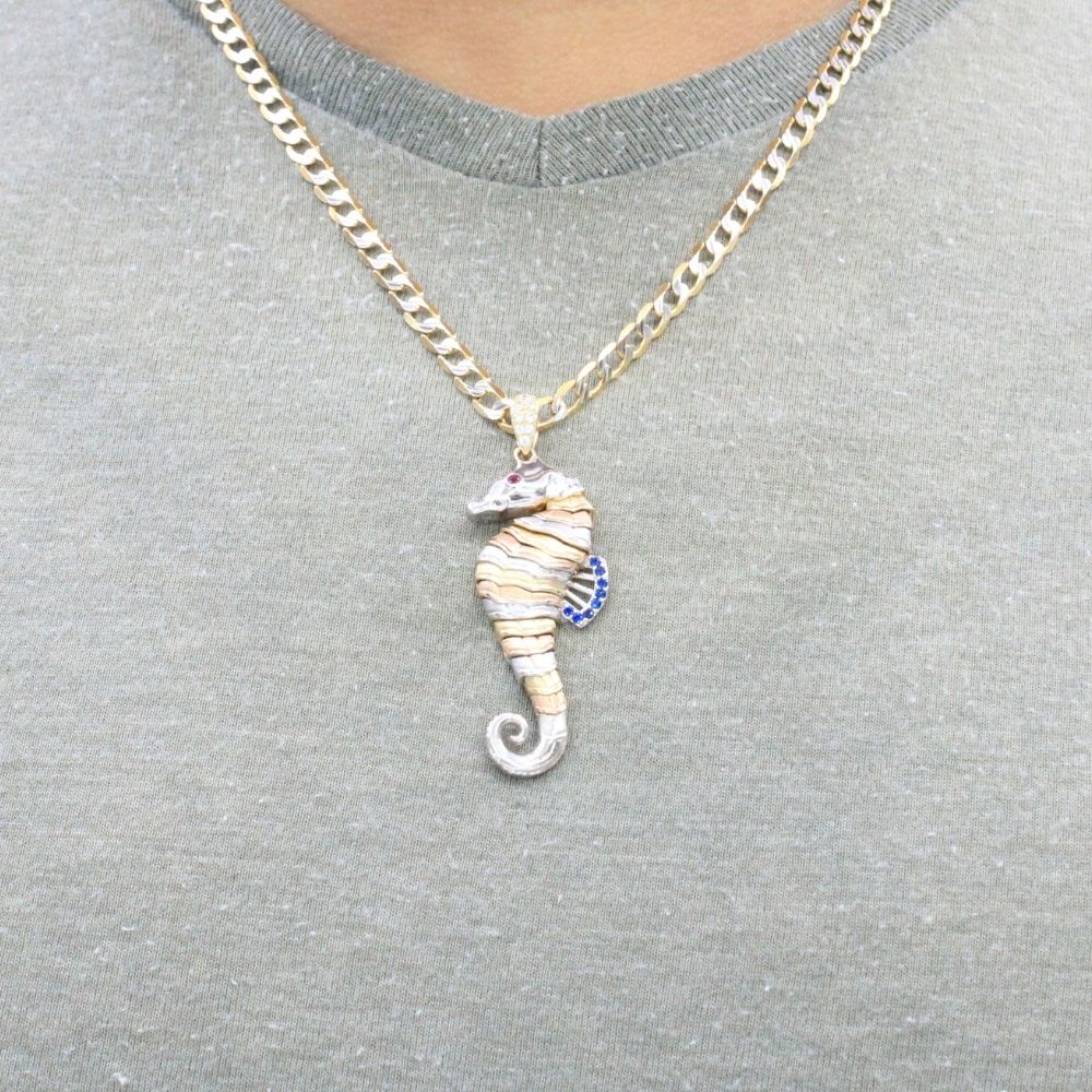 Dije de Oro 14k Diseño de Caballito de Mar Incrustado de Zirconias mod. 9448