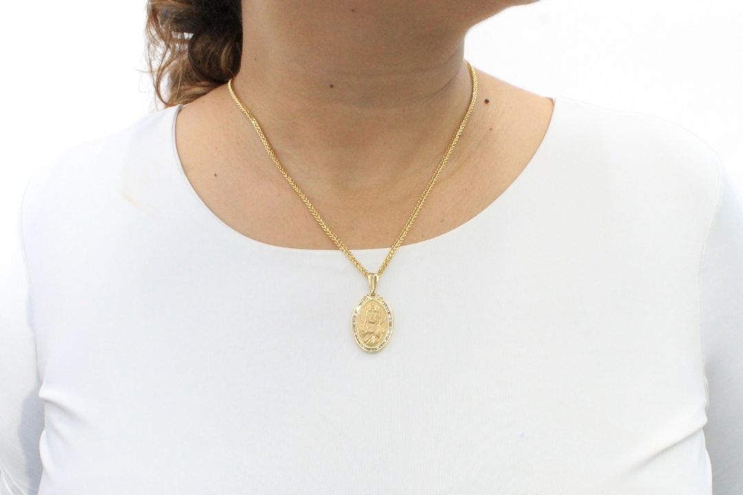 Medalla de Oro 14k Sagrado Corazón de Forma Oval con Zirconias mod. 6275