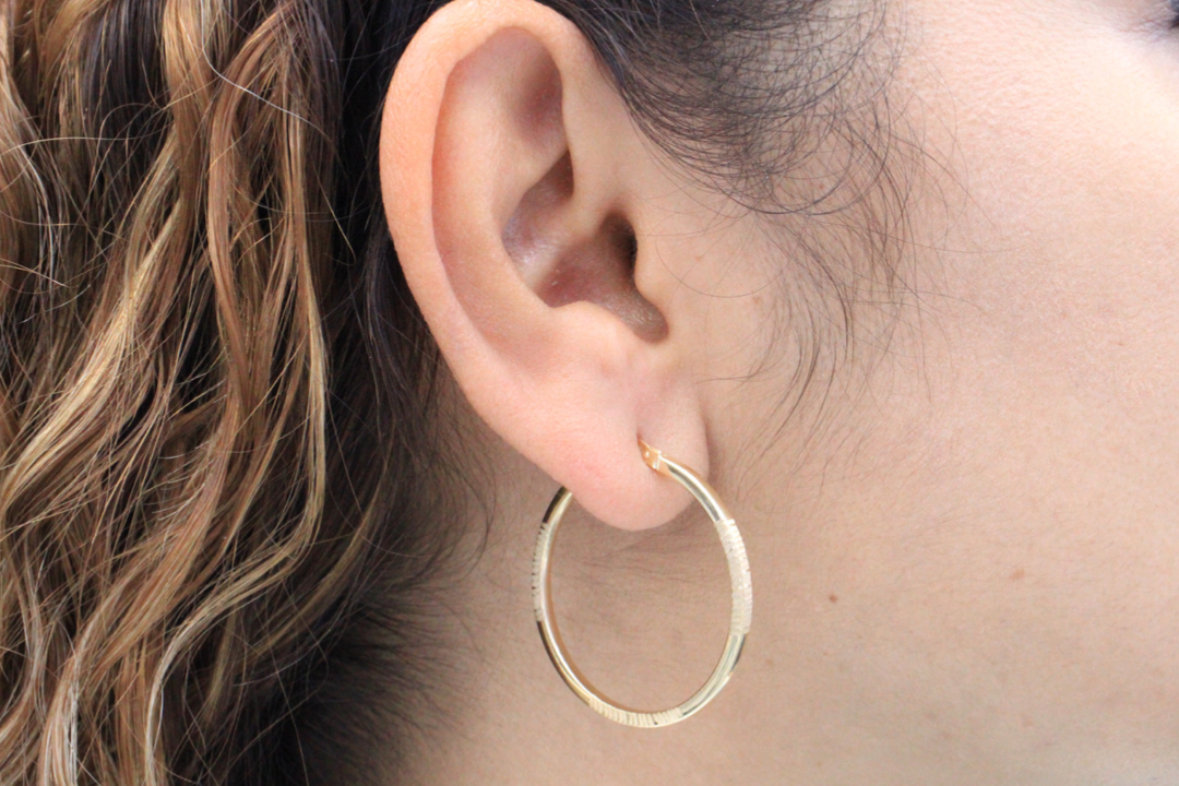 Arracada de Oro 14k Redonda en Diseño Brillante mod. 2034