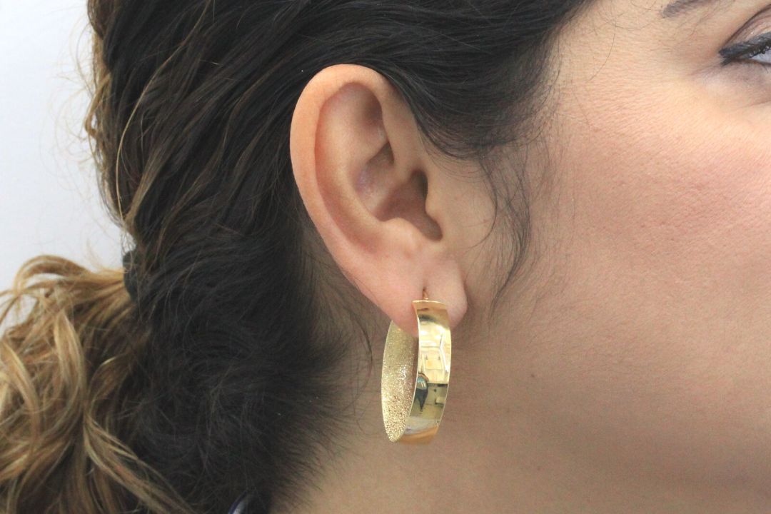 Arracada de Oro 14k Hueca con Granulado Interior mod. 4685