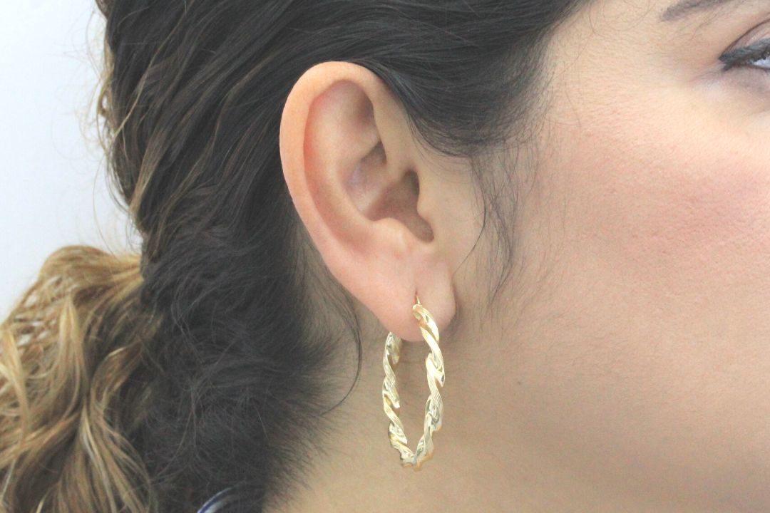 Arracada de Oro 14k Brillante de Estilo Torzal Hueco mod. 4688