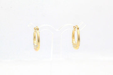 Arracada de Oro 14k con Diseño Hueco en Oro Florentino Detallado con Líneas Acanaladas mod. 3704