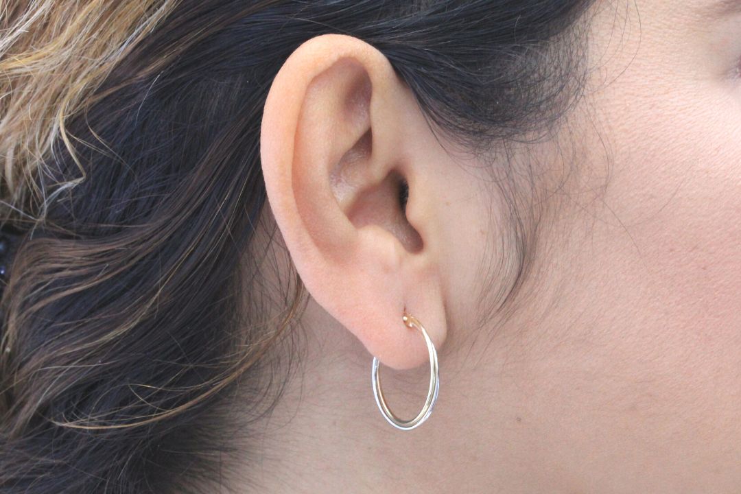 Arracada de Oro 14k Tubular de Oro Combinado en Forma Redonda mod. 4066