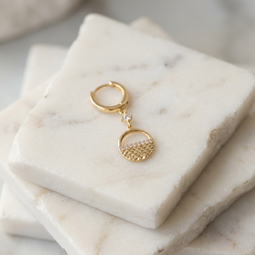 Grapa Larga de Oro 14k Semicirculo Texturizado con Zirconias mod. 11241