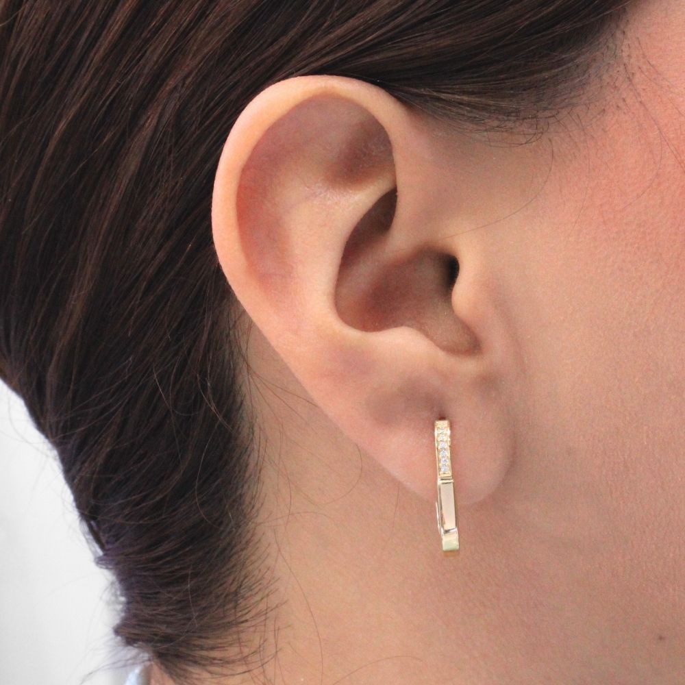Grapa de Oro 14k Diseño Hueco y Brillante con Incrustación de Zirconias Finas mod. 9756
