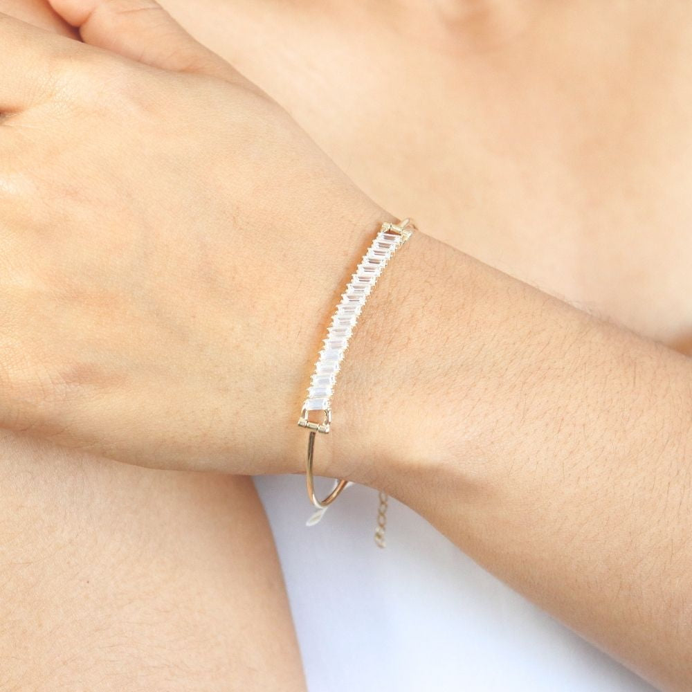 Aro de Oro 14k con Extensible y Diseño Incrustado con Zirocnias Baguette mod. 2926