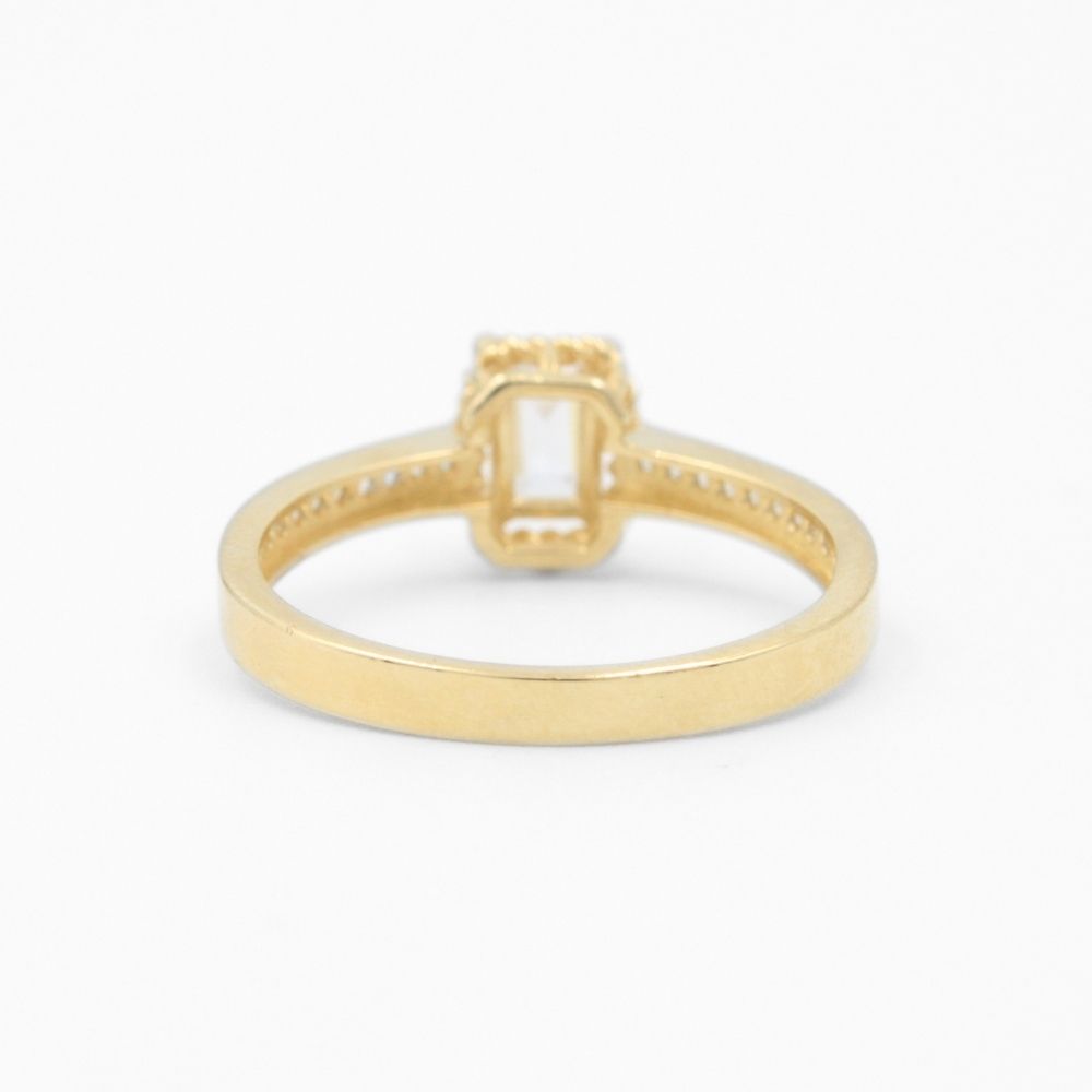 Anillo de Compromiso Oro 14k con Zirconia Biselada en Modelo Elegante mod. 8650