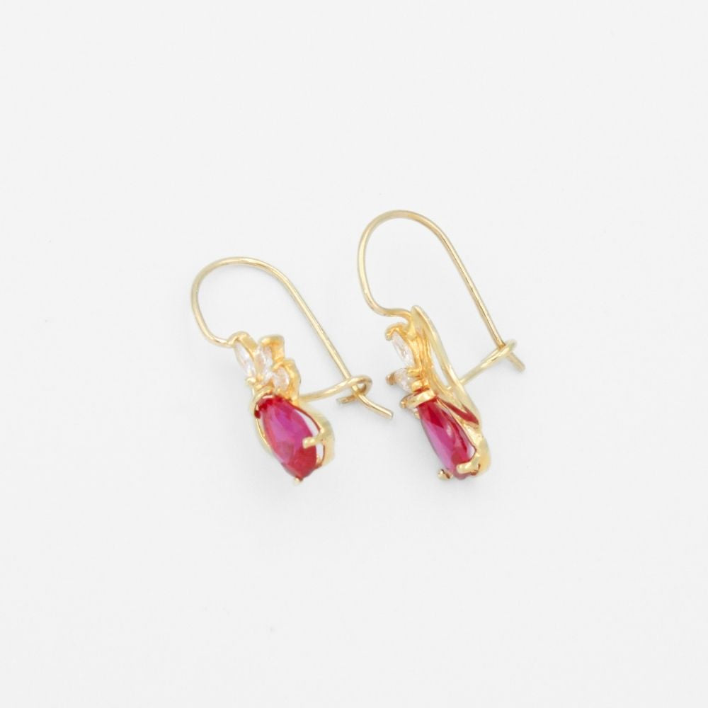 Arete con Broche Arillo de Oro 14k Diseño Elegante con Calado Especial y Zirconia Color Rojo Rubí mod. 9769