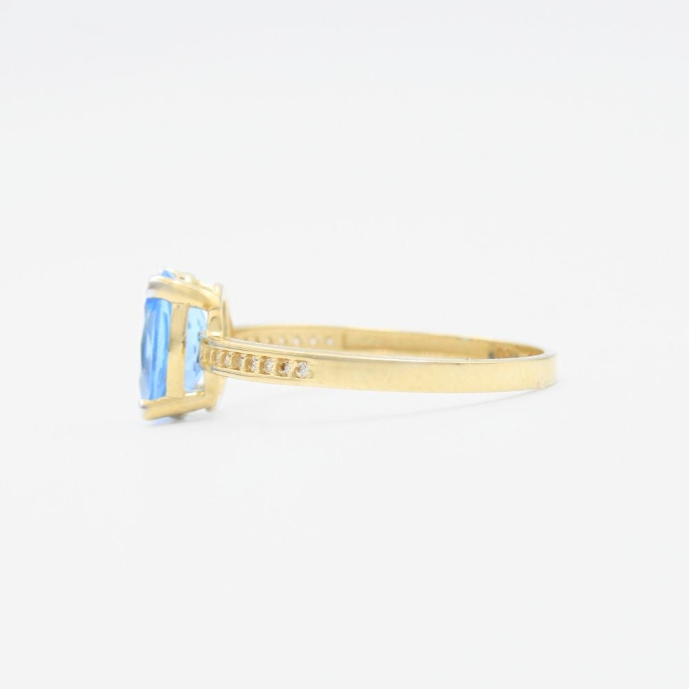 Anillo de Oro 14k de Diseño Oval con Zirconias en los Laterales mod. 9314