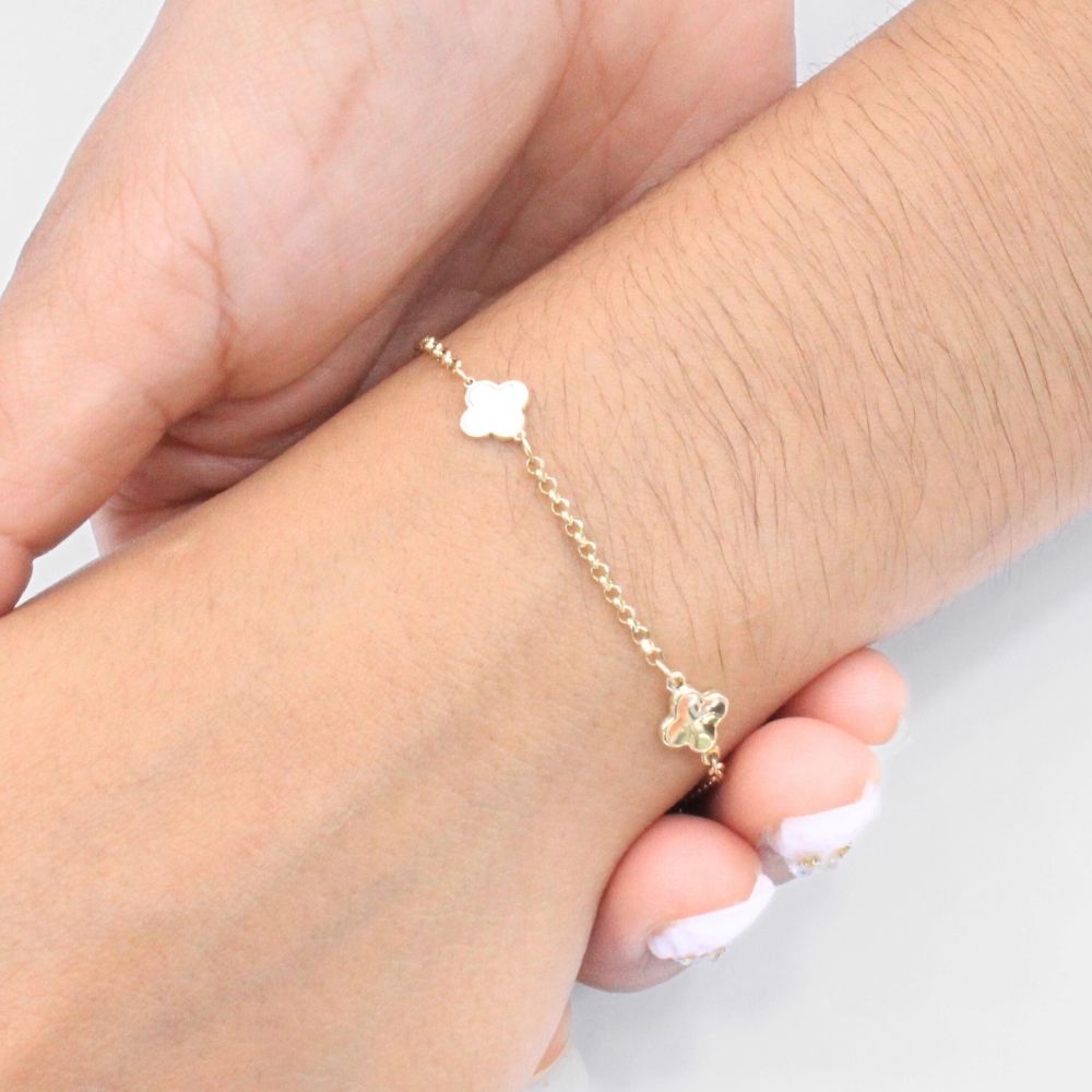 Pulsera de Oro 14k Diseño de Trébol Incrustado con Perla y Eslabones Diamantados Huecos mod. 9319