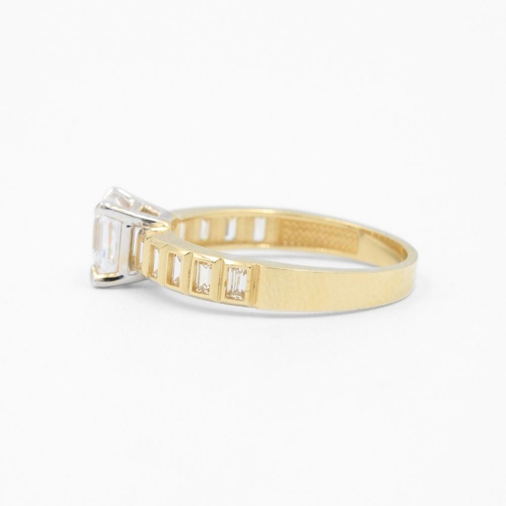 Anillo de Compromiso Oro 14k Diseño Especial con Cuerpo de Zirconias Baguette mod. 8652