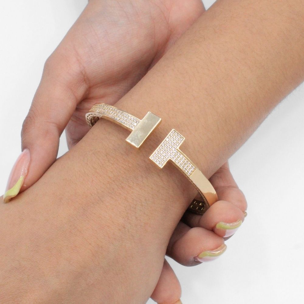 Aro de Oro 14k Diseño T con Incrustación de Zirconias mod. 9759