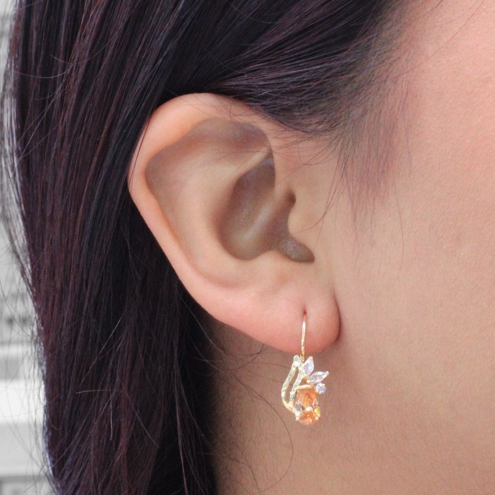 Arete con Broche Arillo de Oro 14k Diseño Elegante con Calado Especial y Zirconia Color Naranaja Tangerine mod. 9769
