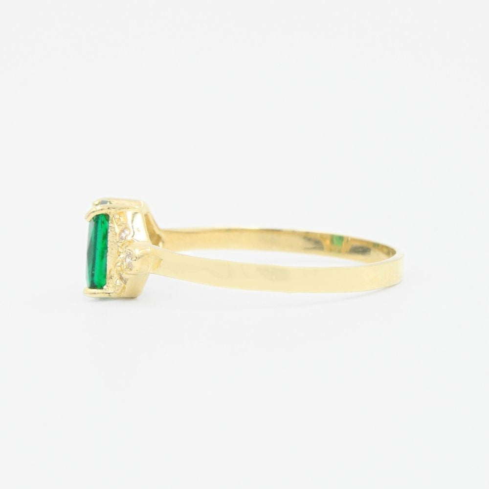 Anillo de Oro 14k con Diseño de V Incrustado de Zirconia en Color Verde Esmeralda mod. 9218