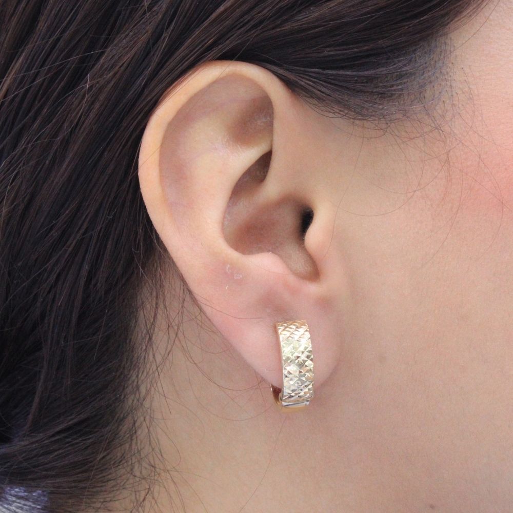 Grapa de Oro 14k Diseño Acanalado con Diamantado Fino mod. 9612