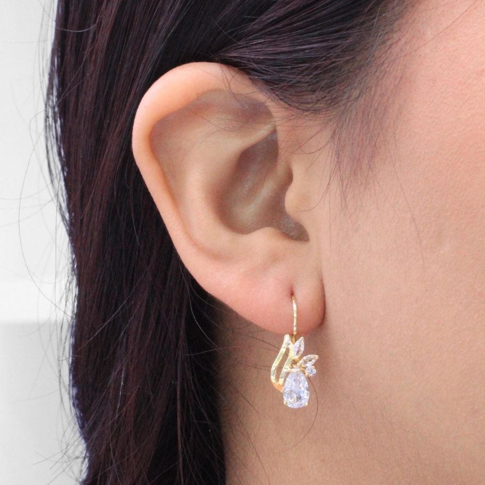 Arete con Broche Arillo de Oro 14k Diseño Elegante con Calado Especial y Zirconia Brillante mod. 9769