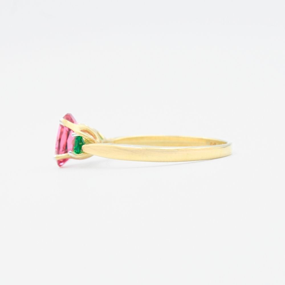 Anillo de Oro 14k de Diseño Oval Incrustado de Zirconias Rosa y Verde mod. 9317