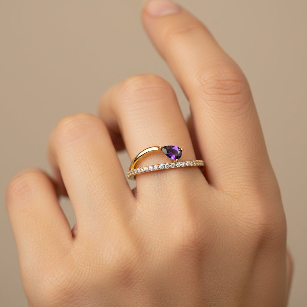 Anillo de Oro 14k Modelo Fino con Incrustación de Zirconias Brillantes mod. 10014