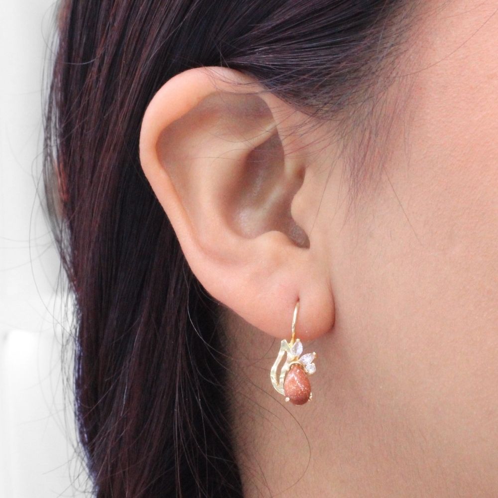 Arete con Broche Arillo de Oro 14k Diseño Elegante con Calado Especial y Aventurina Naranja mod. 9769