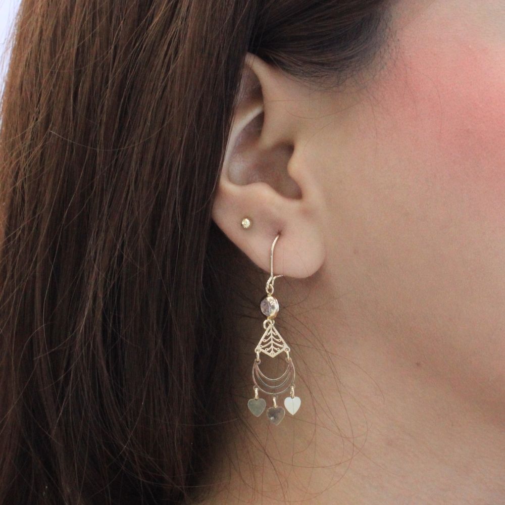 Arete Largo de Oro 14k de Diseño Colgante Fino con Zirconia Brillante y Corazones Lisos mod. 9771