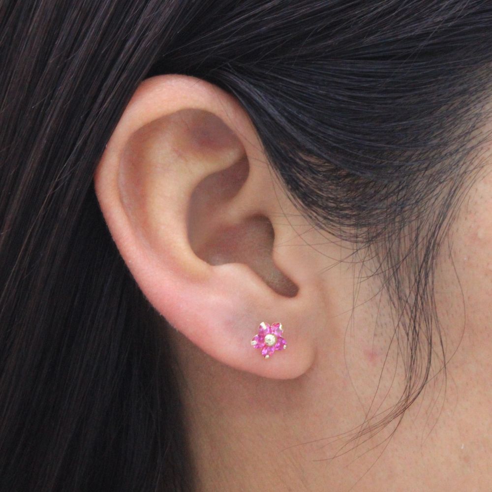 Broquel 10k Flor con Incrustación de Zirconias Rosas Mod. 9844