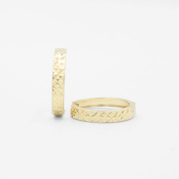 Grapa de Oro 14k Diseño Delgado Hueco con Diamantado Fino mod. 9614
