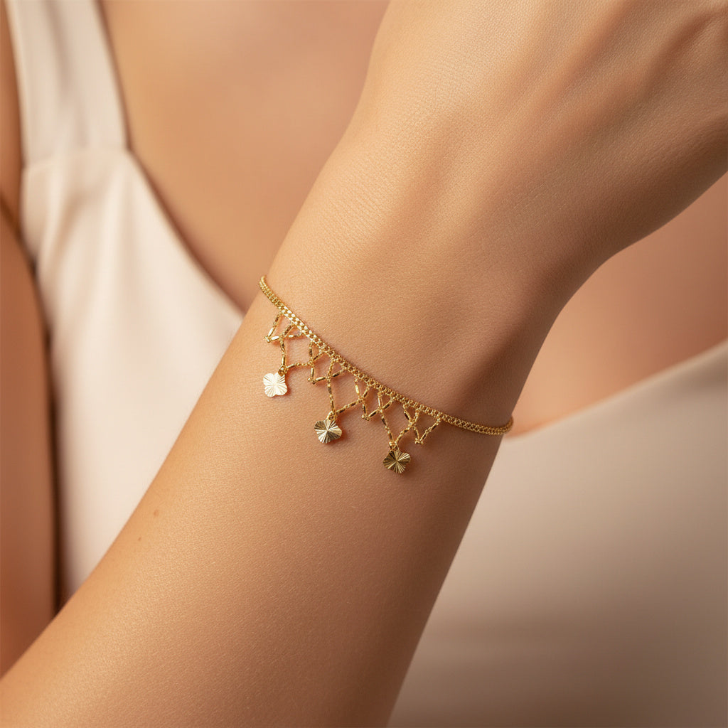 Pulsera de Oro 14k Fina con Detalle Especial en Diseño de Red con Tréboles Diamantados mod. 10021