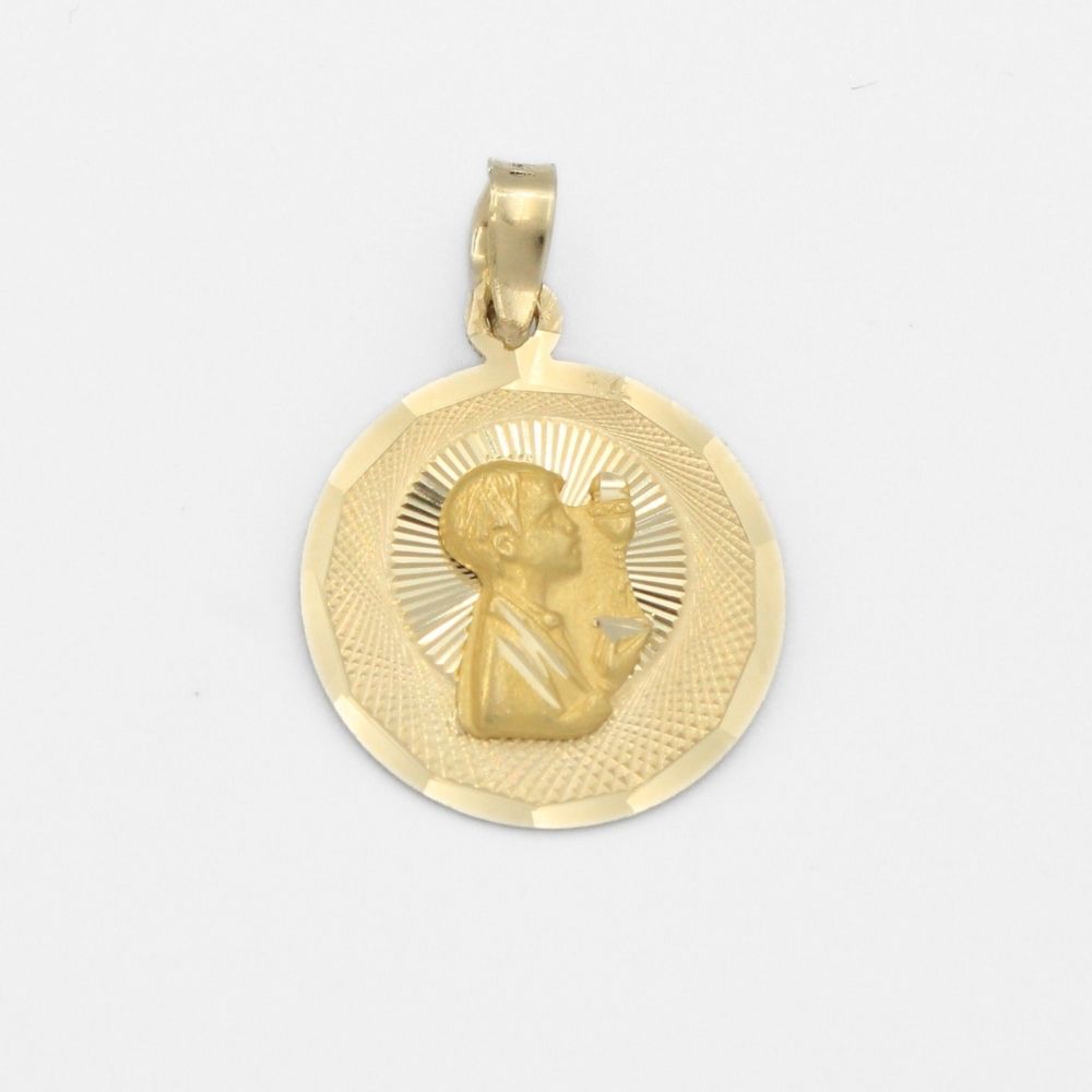 Medalla de Oro 14k para Primera Comunión con Niño Recibiendo la Hostia y Fondo Texturizado mod. 9896
