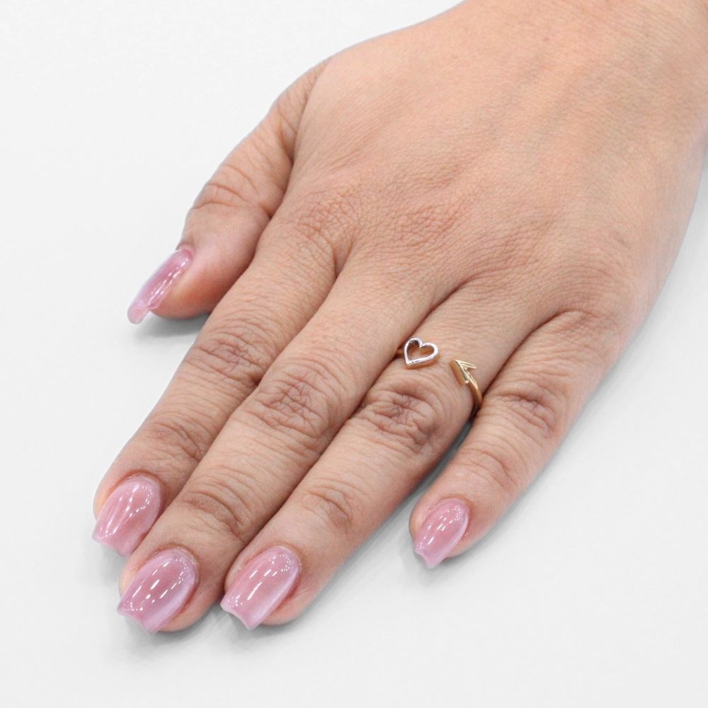 Anillo de Oro 14k con Flecha y Corazón en Diseño Abierto mod. 8356