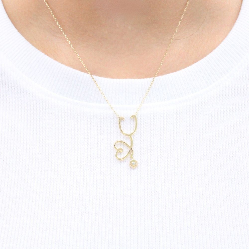 Gargantilla de Oro 14k Corazón Estetoscopio Detallado con Zirconia Fina mod. 9336
