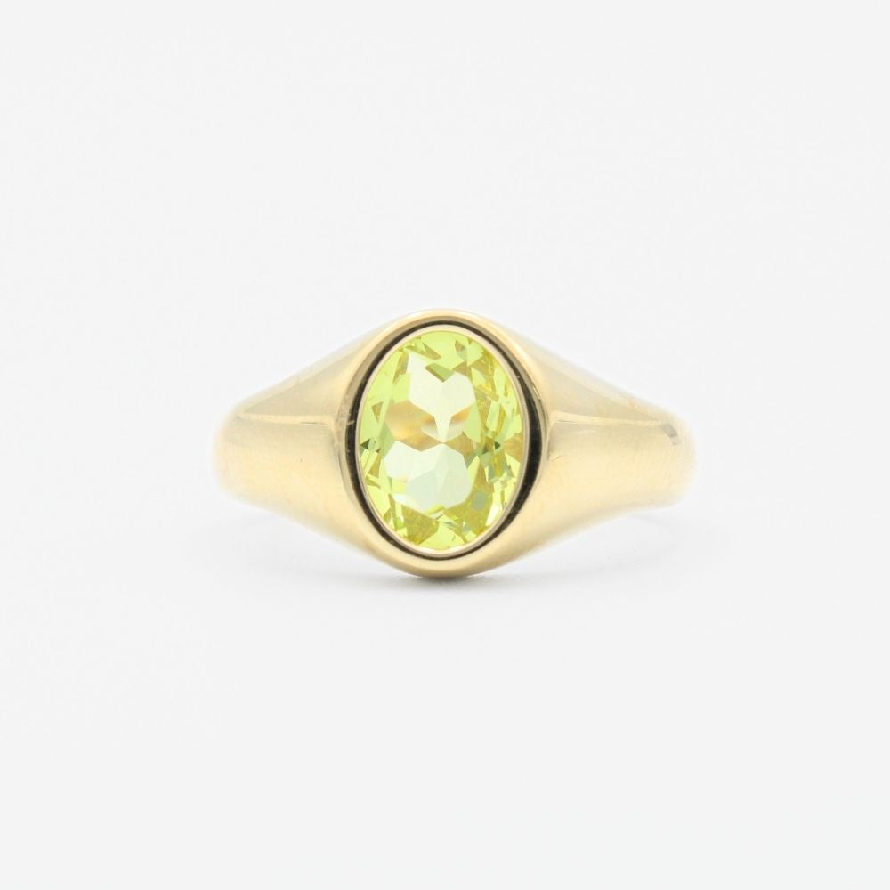 Anillo de Oro 14k de Diseño Oval con Incrustación de Peridoto  mod. 9293