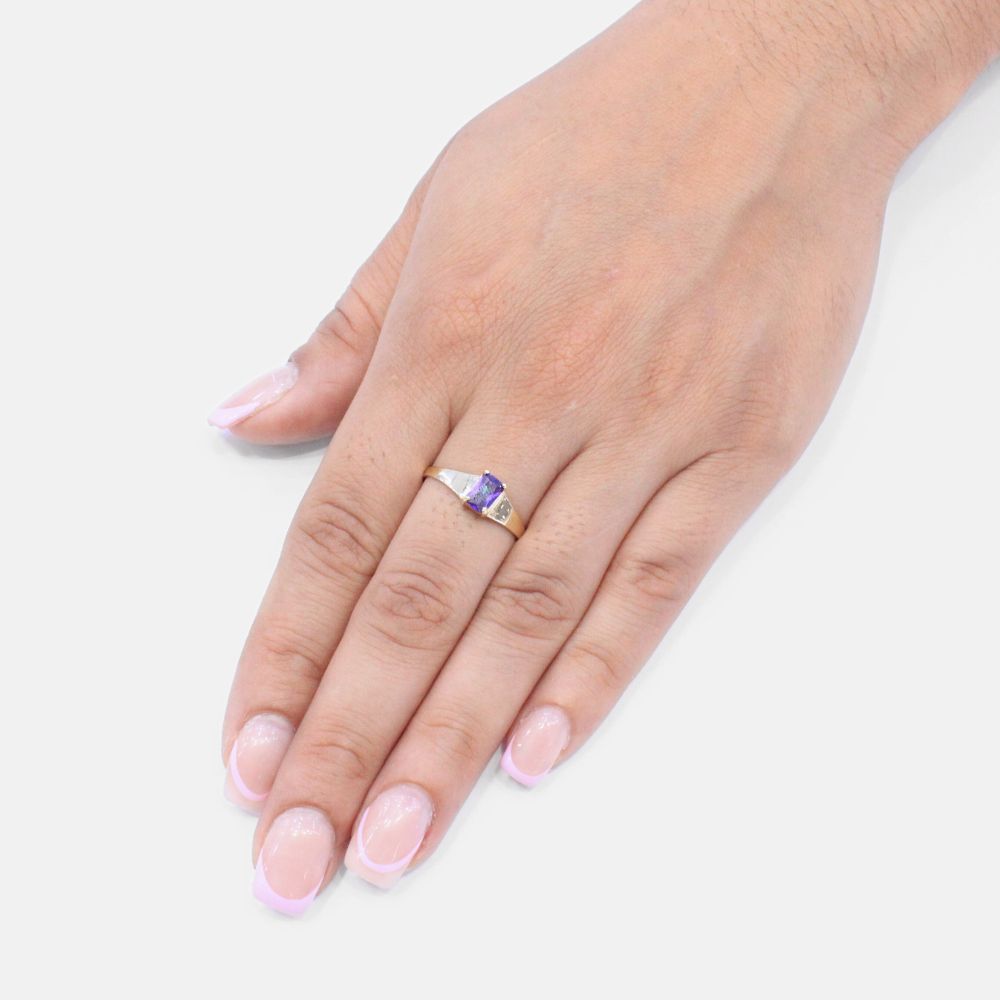 Anillo de Oro 14k Incrustado con Zirconia Morada mod. 9185