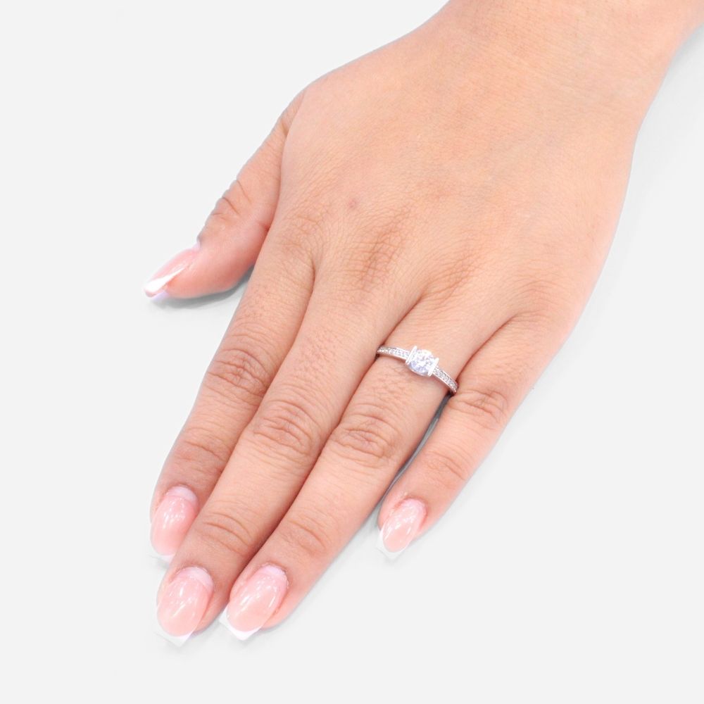Anillo de Compromiso en Oro 14k Blanco Diseño Especial con Zirconias Brillantes mod. 8954